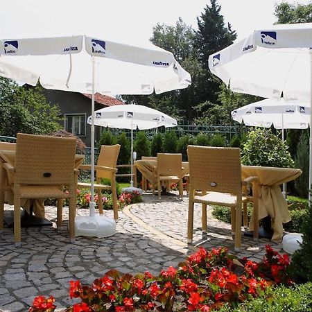 Family Hotel Diana София Экстерьер фото