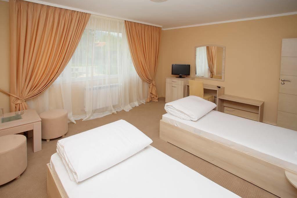 Family Hotel Diana София Экстерьер фото